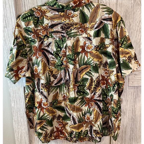 Capistrano Essentials Sz 26 Button up Short Sleeve Beige Floral Print NWT - Picture 3 of 4